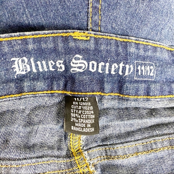 💕Blues Society Distressed Denim Shorts Size 11/12 - Picture 3 of 4